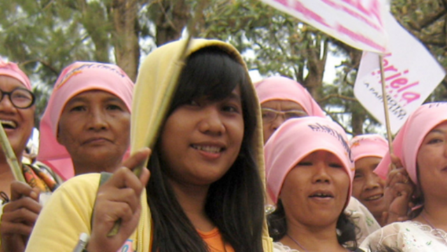 Tiwi's story: A raincoat and a win for women workers' rights in Indonesia